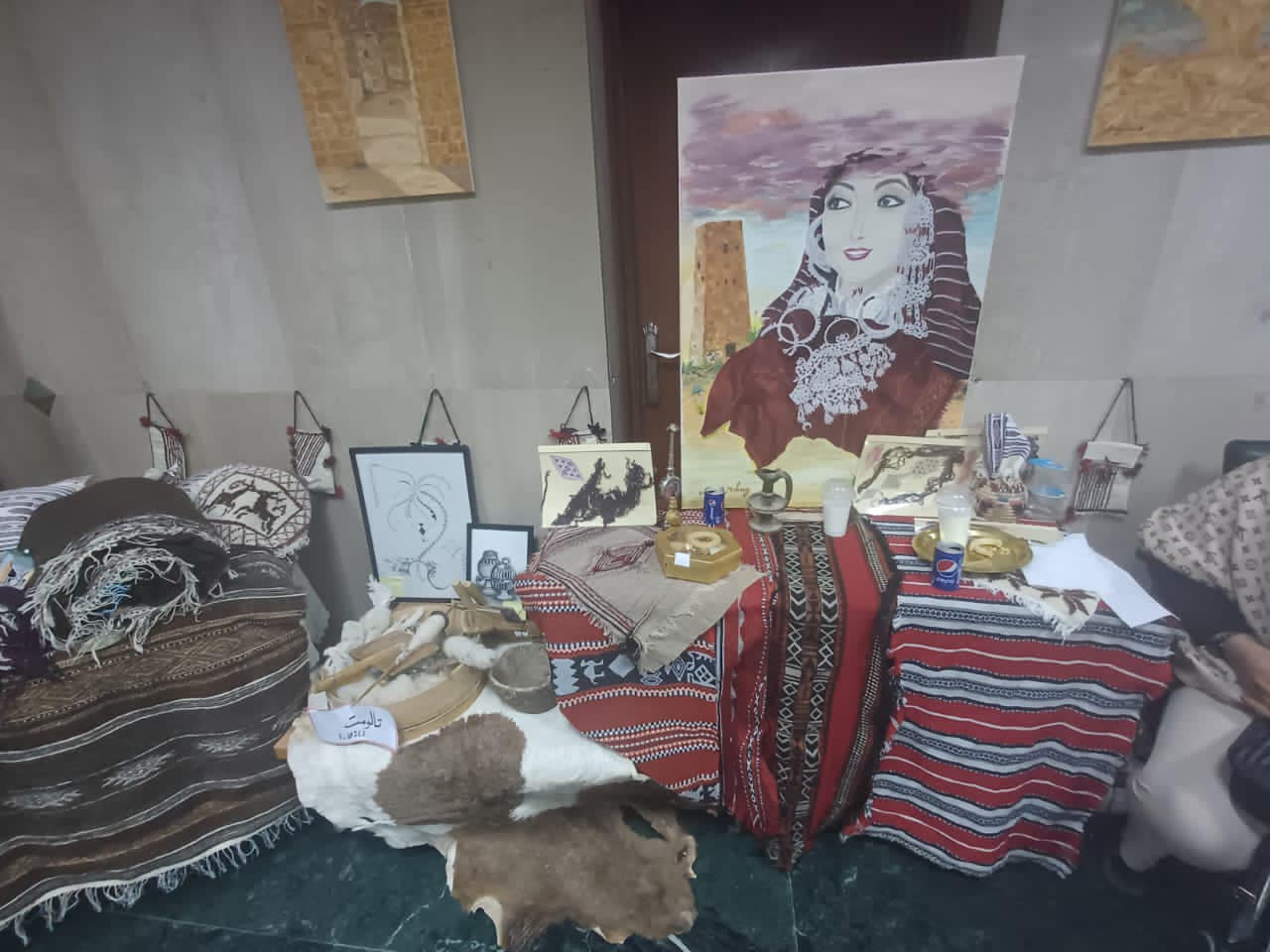 مشاركة ربيعة المحروق في معرض المقتنيات التراثية بوزارة السياحة